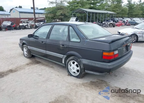 1993 Volkswagen Passat Glx z USA, uszkodzony, nr VIN WVWJD4313PE090097